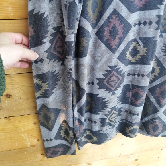 Tribal Cardigan - Picture 4 of 4